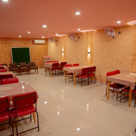 Galaxy Guest House Siddharthanagar Экстерьер фото