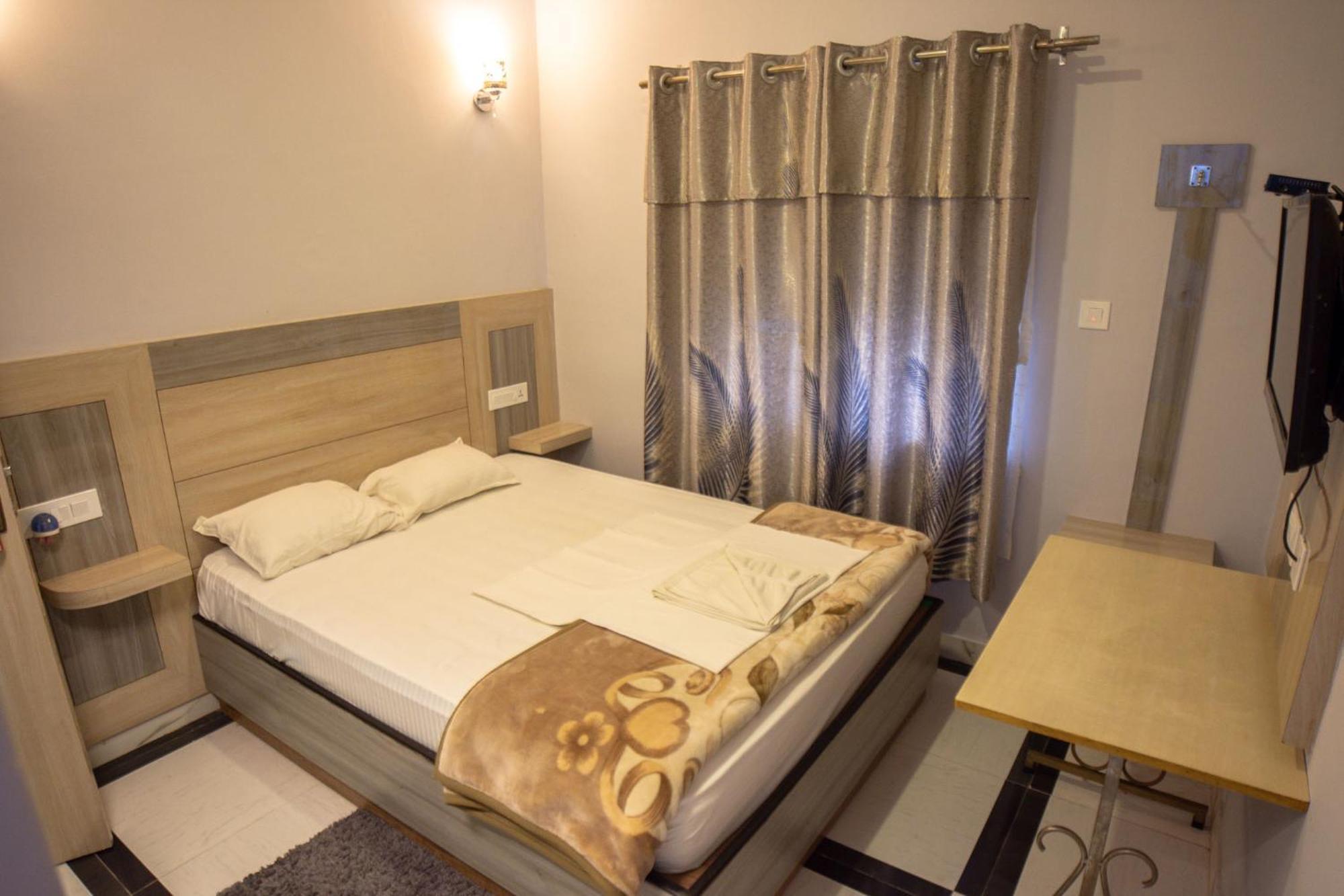 Galaxy Guest House Siddharthanagar Экстерьер фото