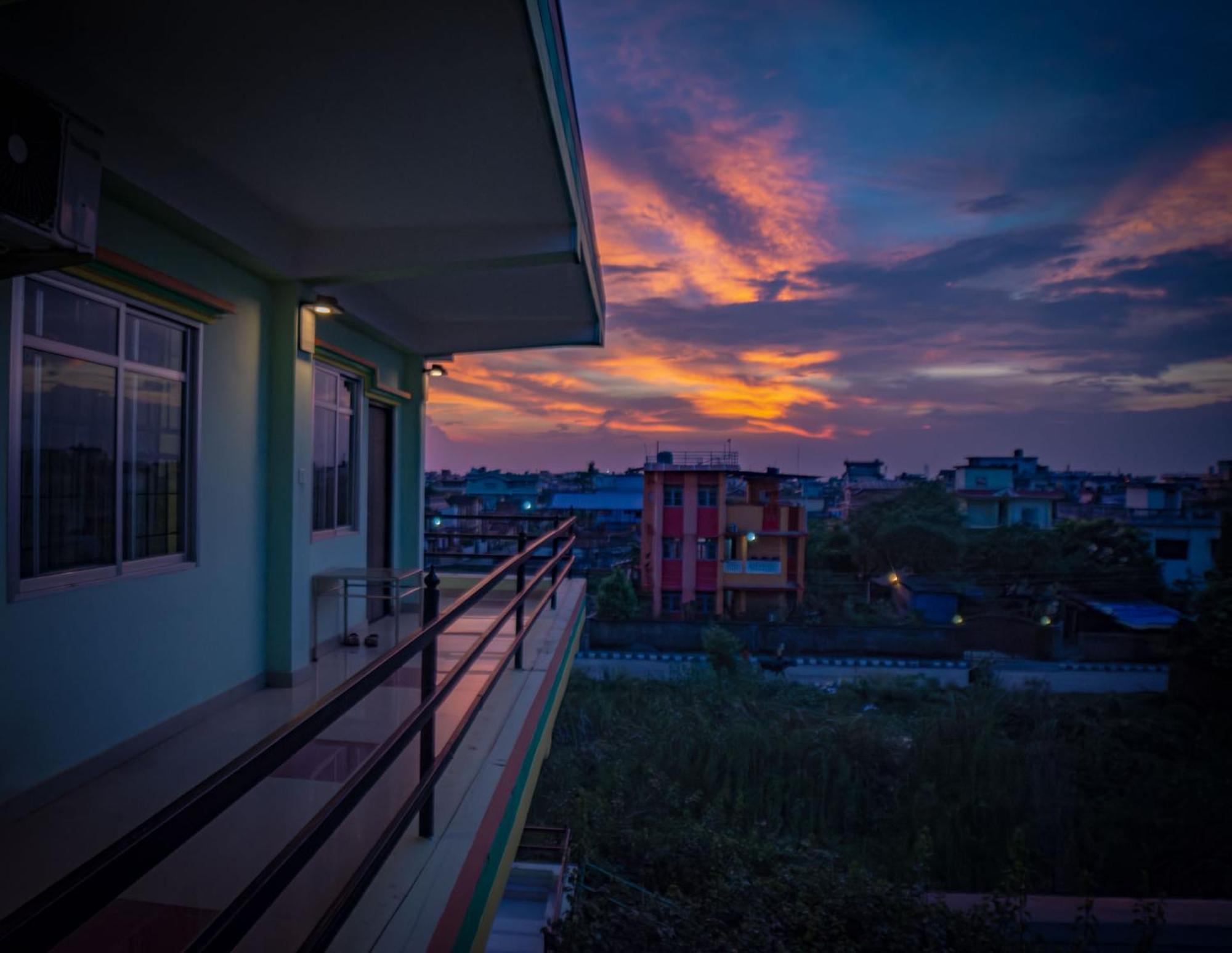 Galaxy Guest House Siddharthanagar Экстерьер фото