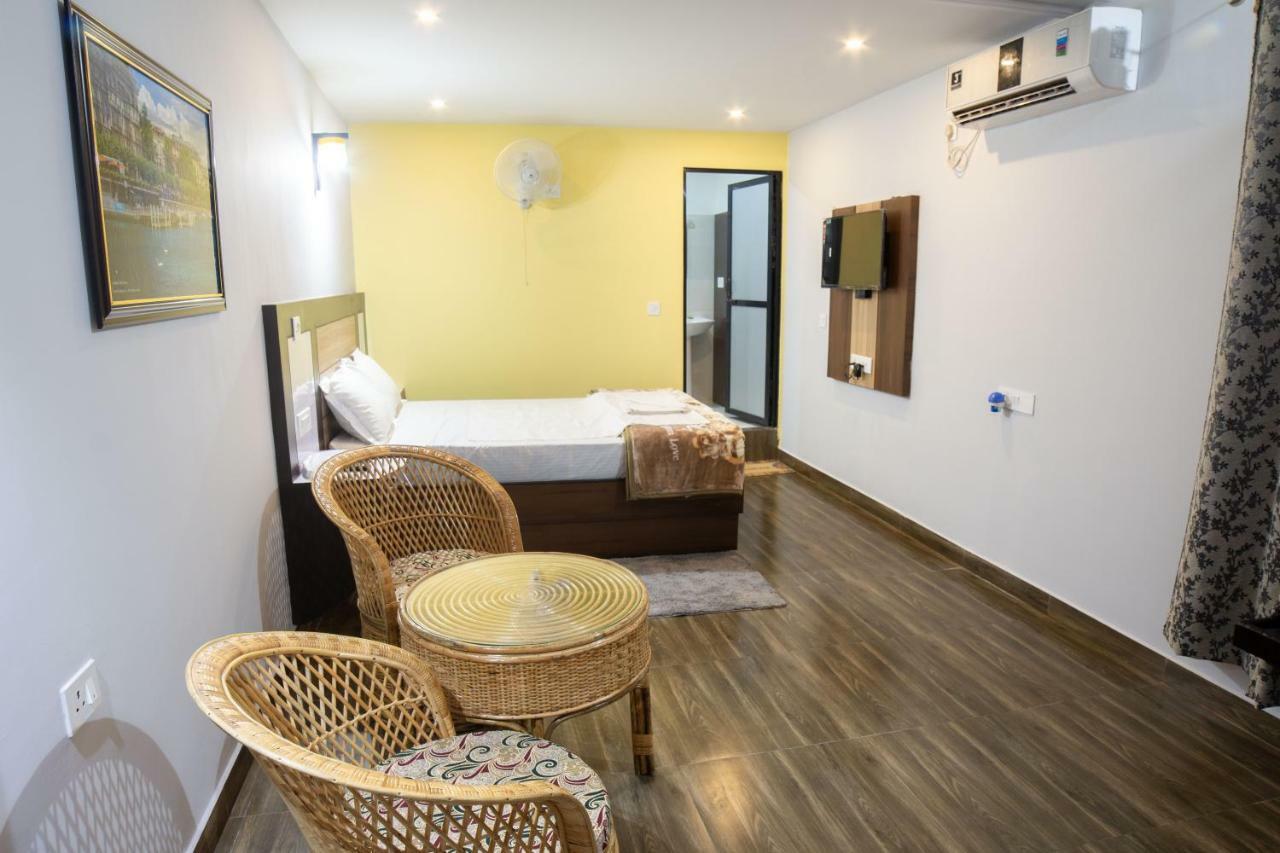 Galaxy Guest House Siddharthanagar Экстерьер фото